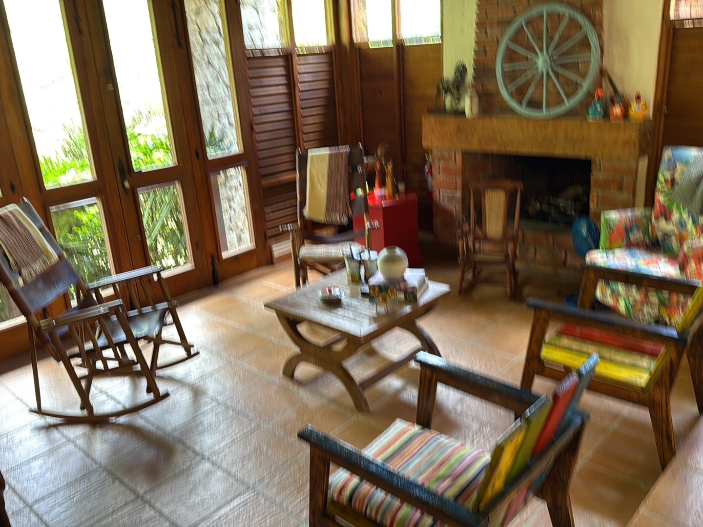 Espacios para compartir y chimenea